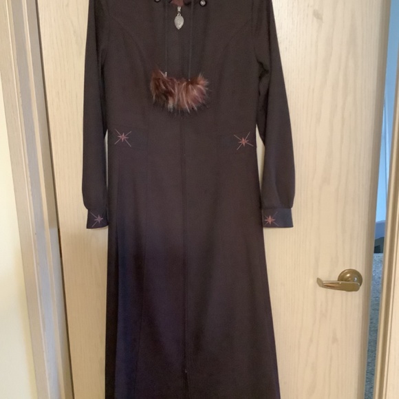 Abaya Plum Color Topcoat with Detachable Hood, Size S - Picture 7 of 14